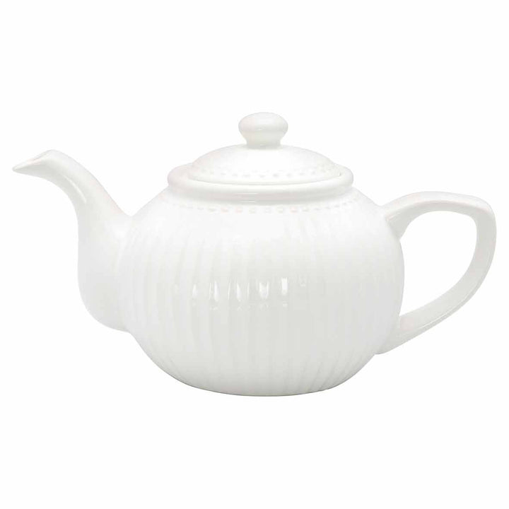 GreenGate - Alice Teekanne mit geripptem Design, abgerundetem Deckel und Ausguss, isoliert auf weißem Hintergrund.