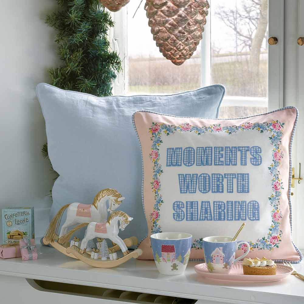 GreenGate - Laura Moments Kissenbezug dusty blue mit Stickerei 40 x 40 cm