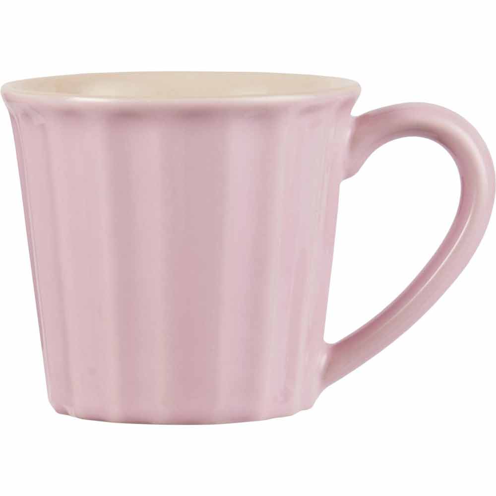 Ein Ib Laursen - Becher Mynte mit Henkel auf weißem Hintergrund.