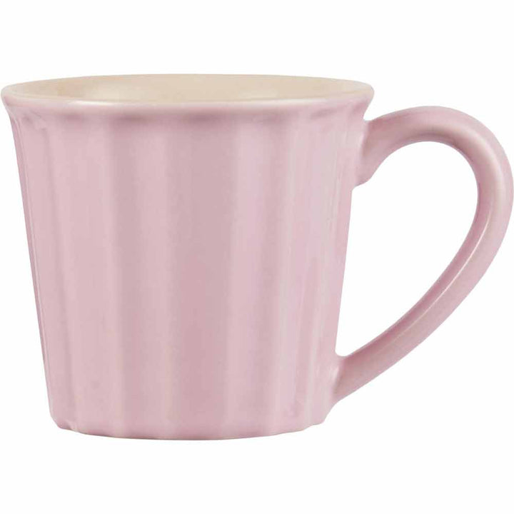 Ein Ib Laursen - Becher Mynte mit Henkel auf weißem Hintergrund.