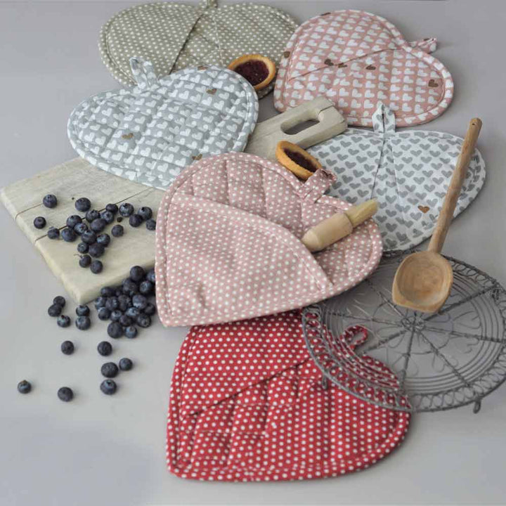 Krasilnikoff - Ofenhandschuh als Herz kleine Punkte Dusty Rose