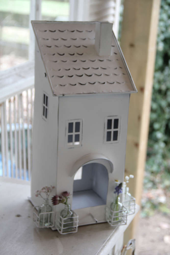 VL Home - Metallhaus / Vogelhaus weiß mit Glasflaschen 39 cm