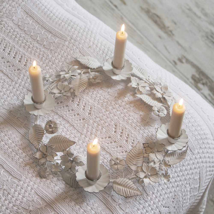 VL Home - Adventskranz Shabby Chic mit Blüten und Blättern für Stabkerzen
